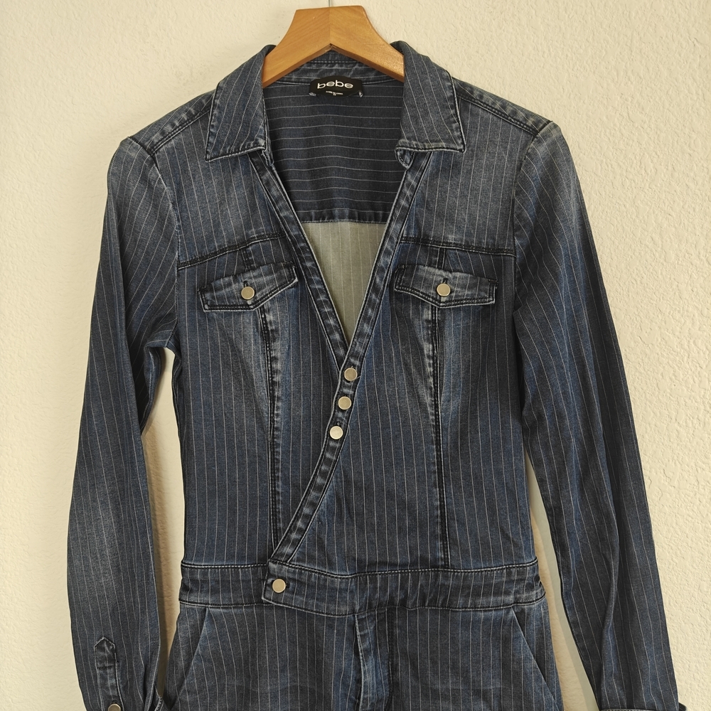 Bebe Denim Pinstripe Jumpsuit Sz 28 (US 6) V-Neck Button Chic Utility One-piece - Picture 7 of 16